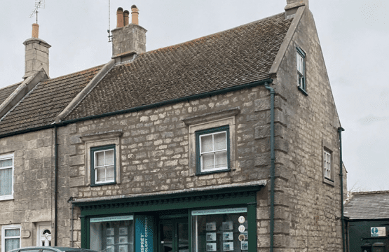 Osprey Holiday Cottages office and shopfront in Easton, Portland
